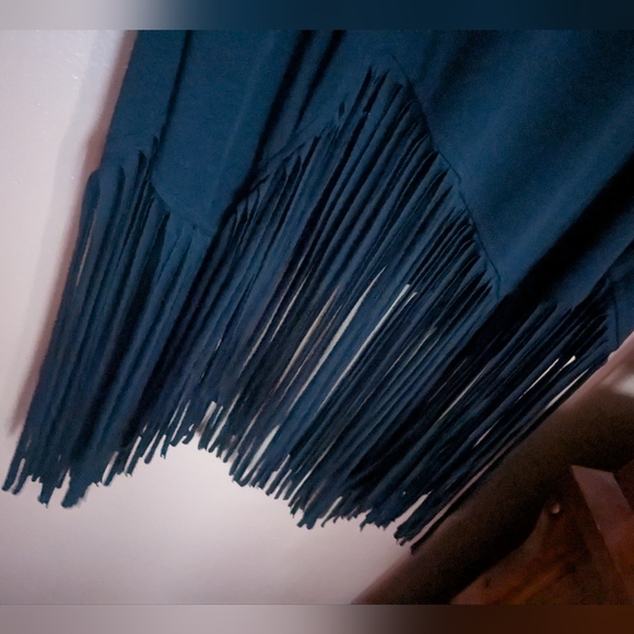 Kate & Mallory Black Asymmetrical Fringe Long Tank Top Women's 1x Plus Size - Picture 3 of 10